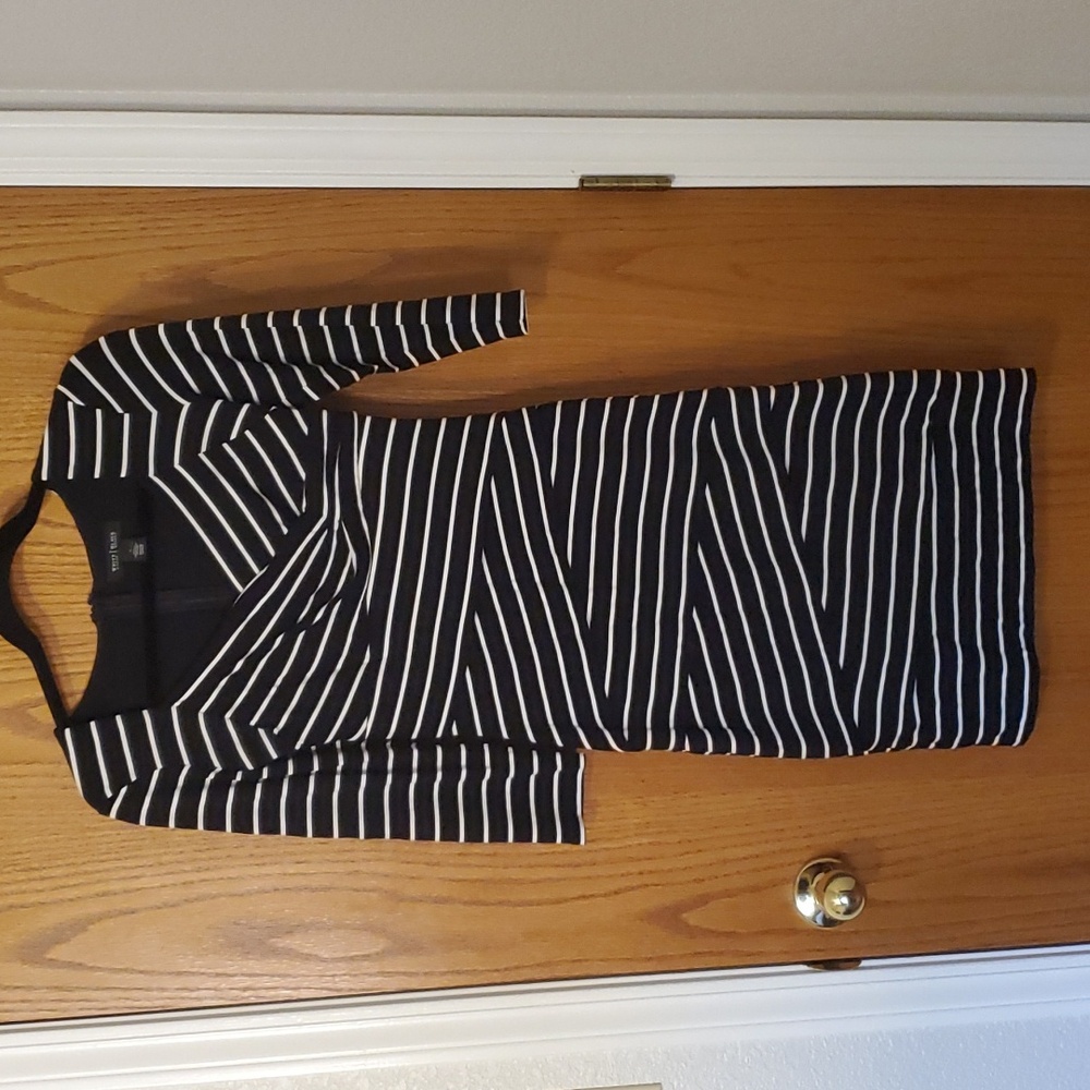 White house black market instant slimming dress